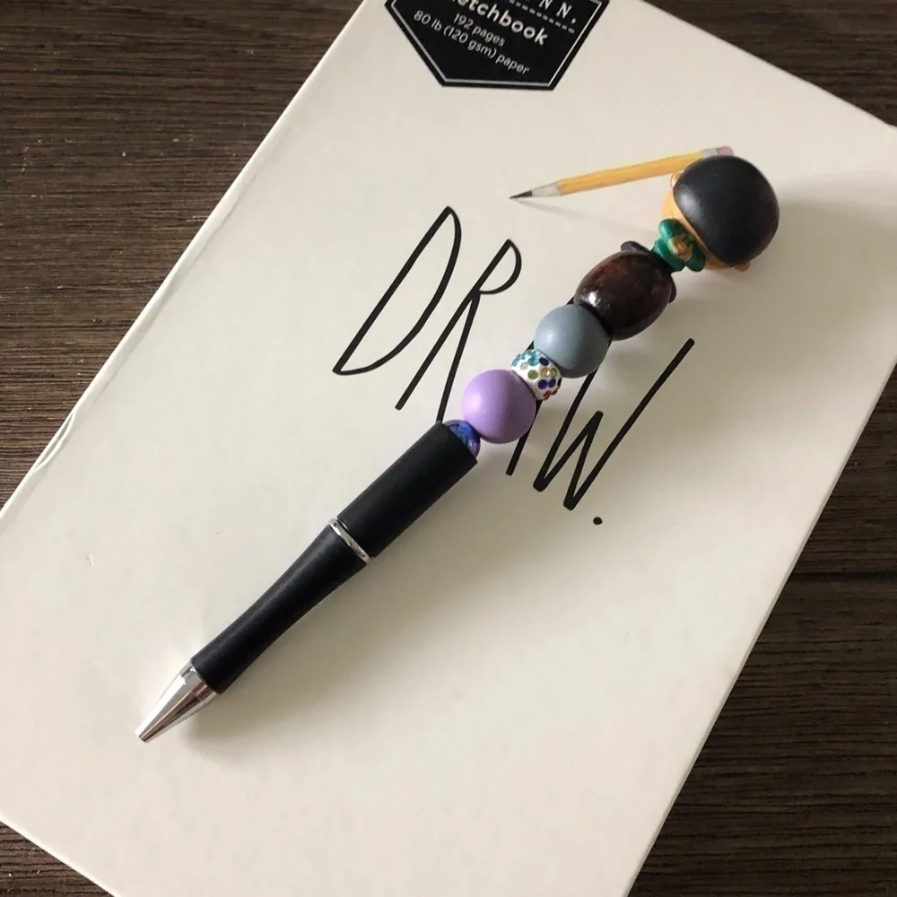 Disney Doorables: The Haunted Mansion: Buttler handmade beaded pen